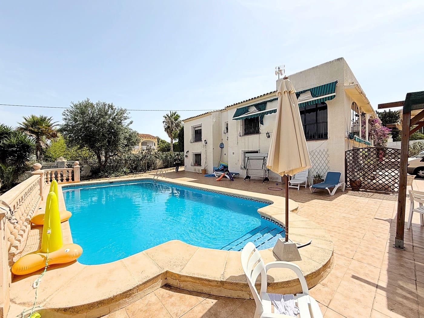 4 chambre Villa/Maison à vendre à Calpe / Calp avec piscine garage - 550 000 € (Ref: 10054396)