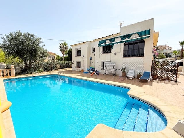 4 chambre Villa/Maison à vendre à Calpe / Calp avec piscine garage - 550 000 € (Ref: 10054396)