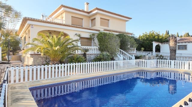 5 makuuhuone Huvila myytävänä paikassa Calpe / Calp mukana uima-altaan 
autotalli - 900 000 € (Ref: 10057028)