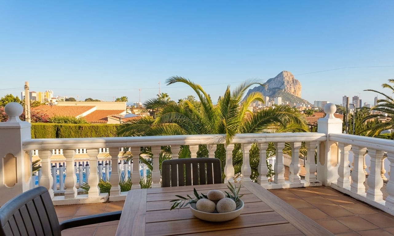 5 makuuhuone Huvila myytävänä paikassa Calpe / Calp mukana uima-altaan 
autotalli - 900 000 € (Ref: 10057028)