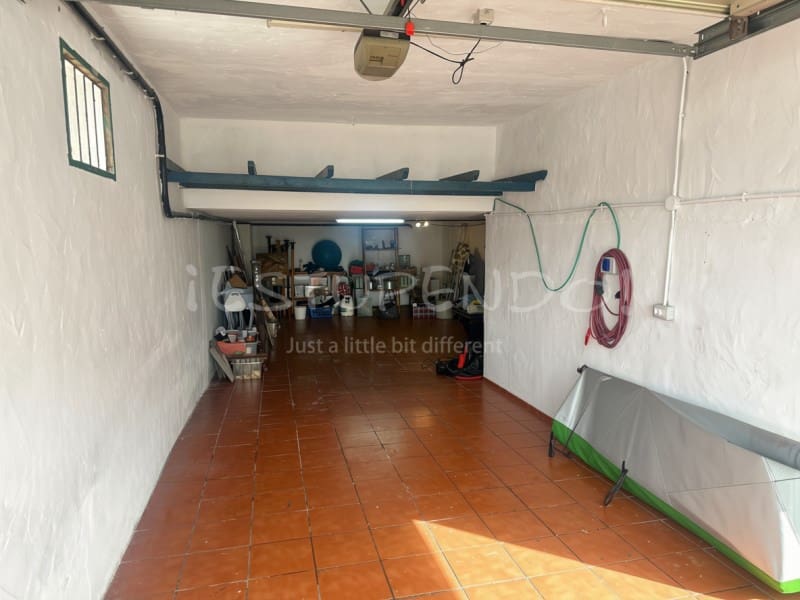 2 bedroom Villa for sale in Los Cocoteros with garage - € 1,150,000 (Ref: 10132758)