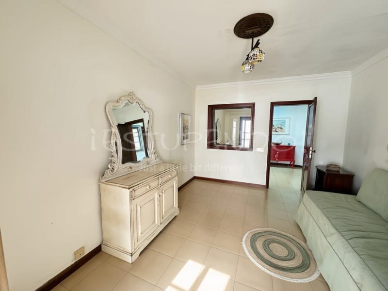 2 bedroom Villa for sale in Los Cocoteros with garage - € 1,150,000 (Ref: 10132758)
