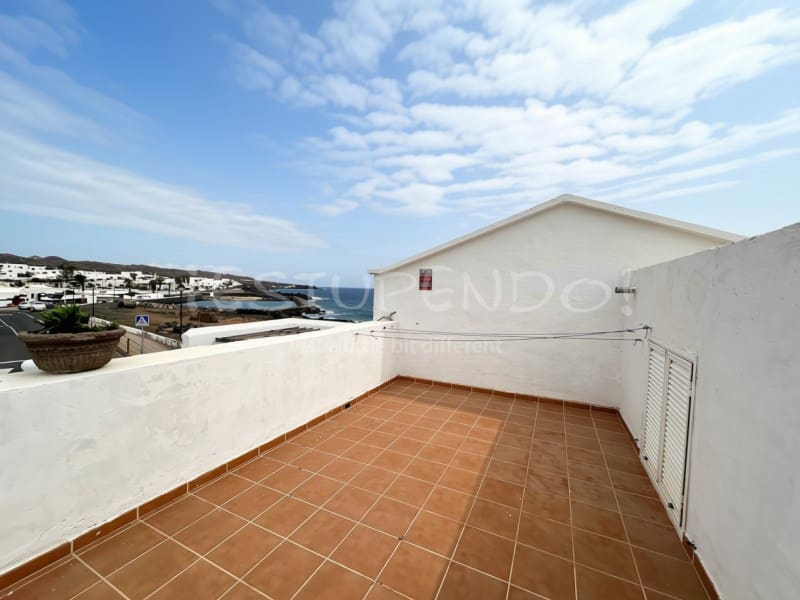 2 bedroom Villa for sale in Los Cocoteros with garage - € 1,150,000 (Ref: 10132758)