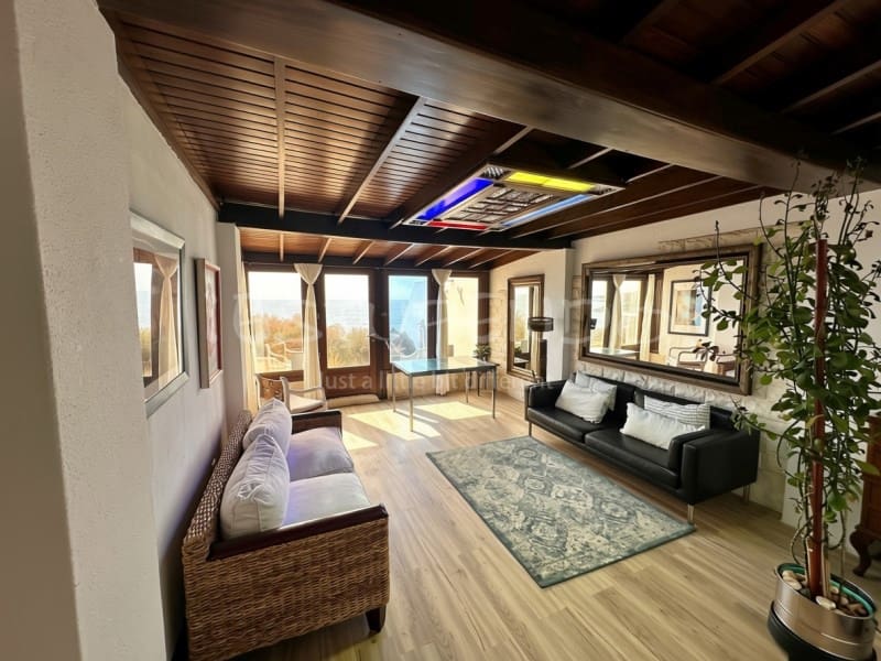 2 bedroom Villa for sale in Los Cocoteros with garage - € 1,150,000 (Ref: 10132758)