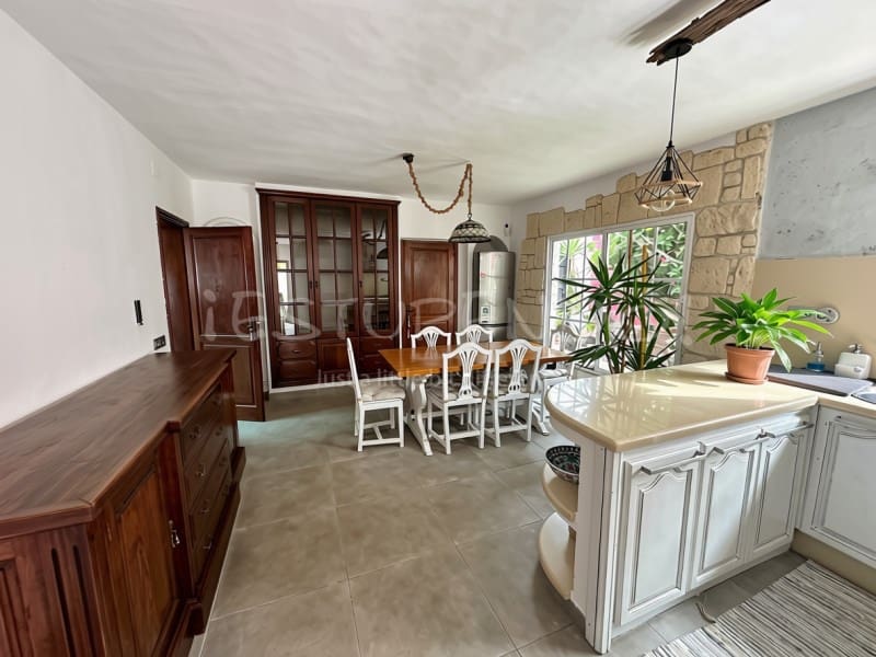 2 bedroom Villa for sale in Los Cocoteros with garage - € 1,150,000 (Ref: 10132758)