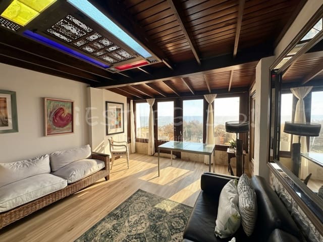 2 bedroom Villa for sale in Los Cocoteros, Teguise with garage - € 1,150,000 (Ref: 10132758)