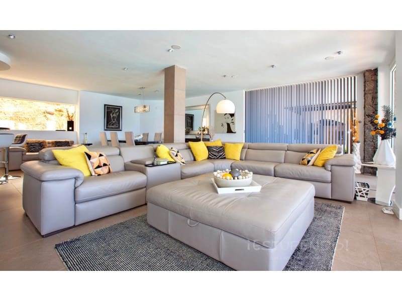 7 bedroom Villa for sale in Playa Blanca - € 2,800,000 (Ref: 6842928)