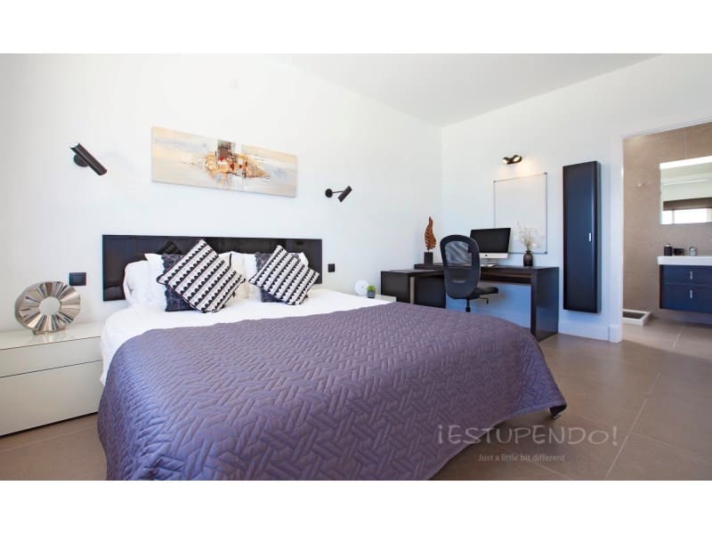 7 bedroom Villa for sale in Playa Blanca - € 2,800,000 (Ref: 6842928)