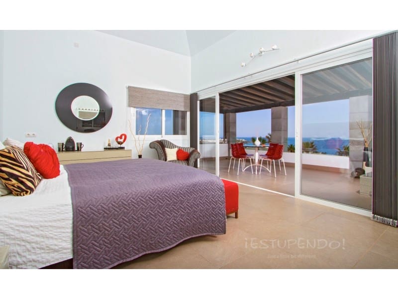 7 bedroom Villa for sale in Playa Blanca - € 2,800,000 (Ref: 6842928)