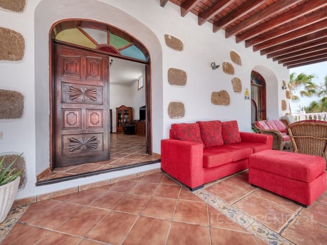 9 soveværelse Villa til salg i La Asomada, Tías med swimmingpool - € 1.200.000 (Ref: 7024297)