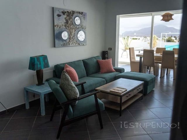 3 chambre Villa/Maison à vendre à Playa Blanca, Yaiza avec piscine - 580 000 € (Ref: 7024299)