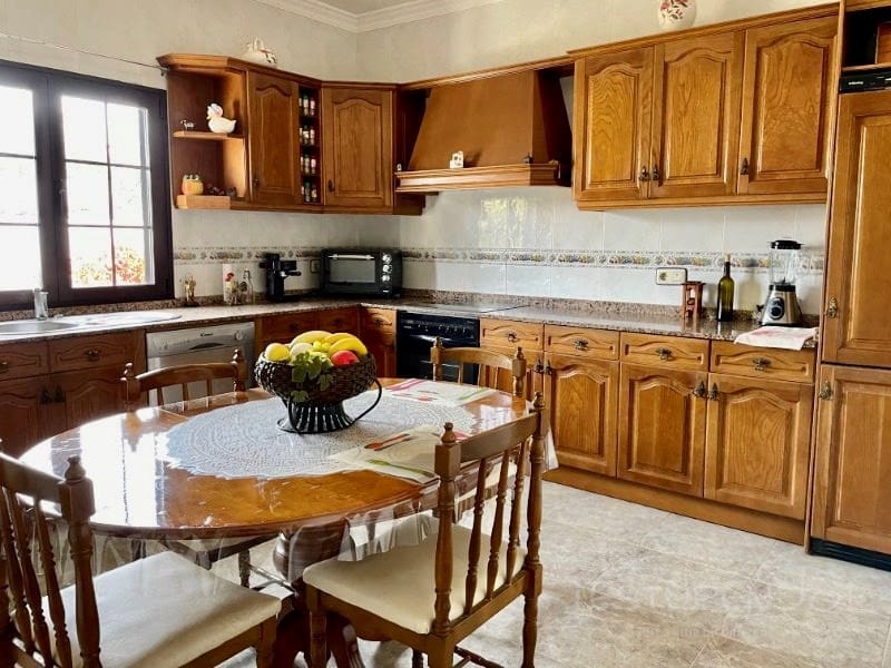 4 soveværelse Villa til salg i Tahiche - € 575.000 (Ref: 7024321)