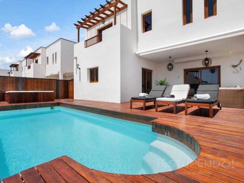 4 slaapkamer Villa te koop in Costa Teguise - € 670.000 (Ref: 7552188)