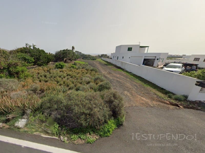 Building Plot for sale in Guime - € 170,000 (Ref: 8335308)