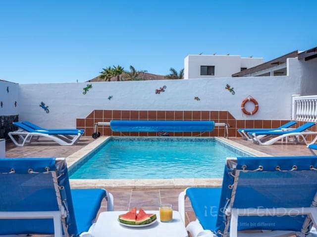 4 bedroom Villa for sale in Playa Blanca, Yaiza - € 485,000 (Ref: 8348083)