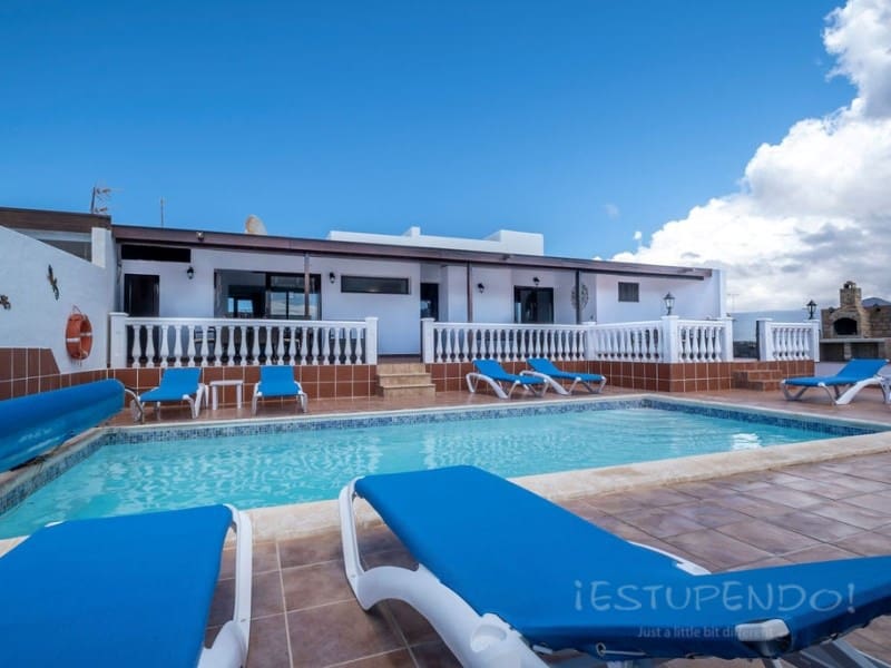 4 bedroom Villa for sale in Playa Blanca - € 485,000 (Ref: 8348083)