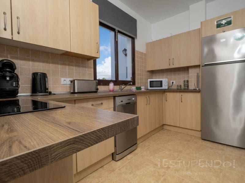 4 bedroom Villa for sale in Playa Blanca - € 485,000 (Ref: 8348083)