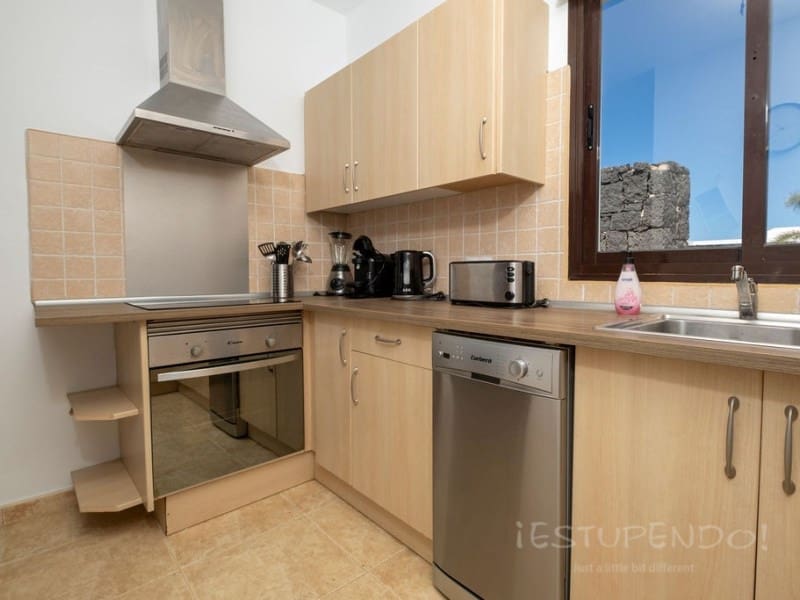 4 bedroom Villa for sale in Playa Blanca - € 485,000 (Ref: 8348083)