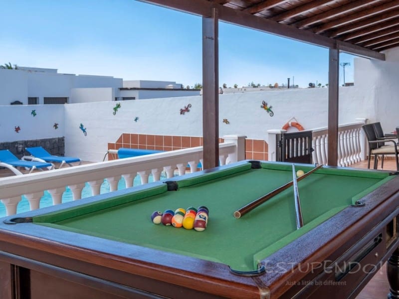 4 bedroom Villa for sale in Playa Blanca - € 485,000 (Ref: 8348083)