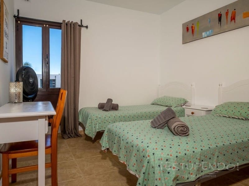 4 bedroom Villa for sale in Playa Blanca - € 485,000 (Ref: 8348083)