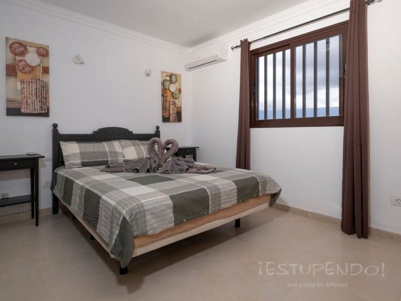 4 bedroom Villa for sale in Playa Blanca - € 485,000 (Ref: 8348083)