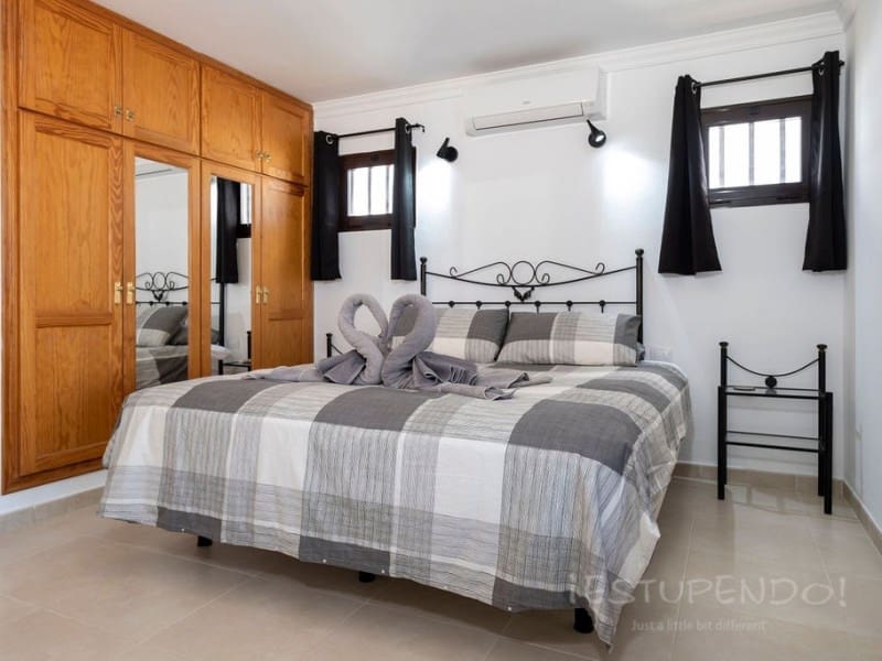 4 bedroom Villa for sale in Playa Blanca - € 485,000 (Ref: 8348083)