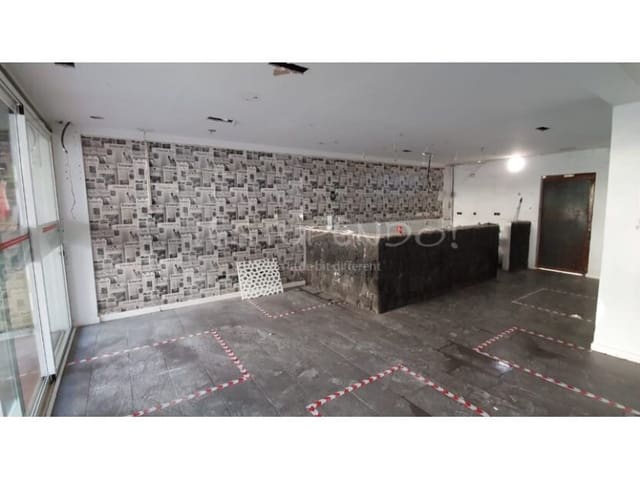 Commercial for sale in Playa Blanca, Yaiza - € 210,000 (Ref: 8377878)