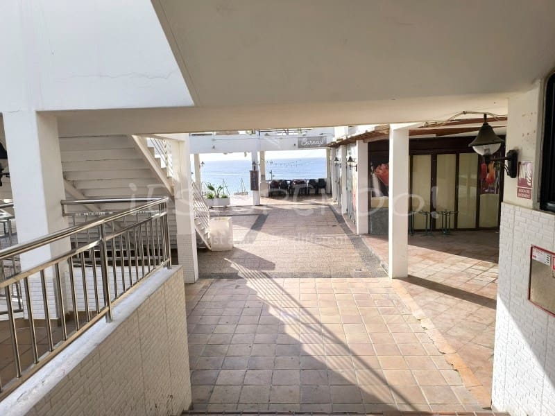 Commercieel te koop in Playa Blanca - € 210.000 (Ref: 8377878)