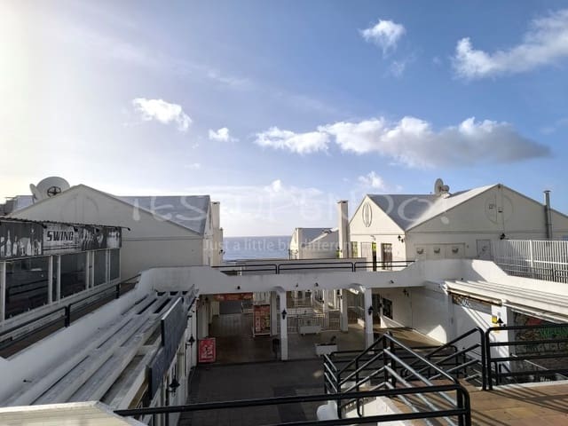 Local Commercial à vendre à Playa Blanca, Yaiza - 210 000 € (Ref: 8377878)