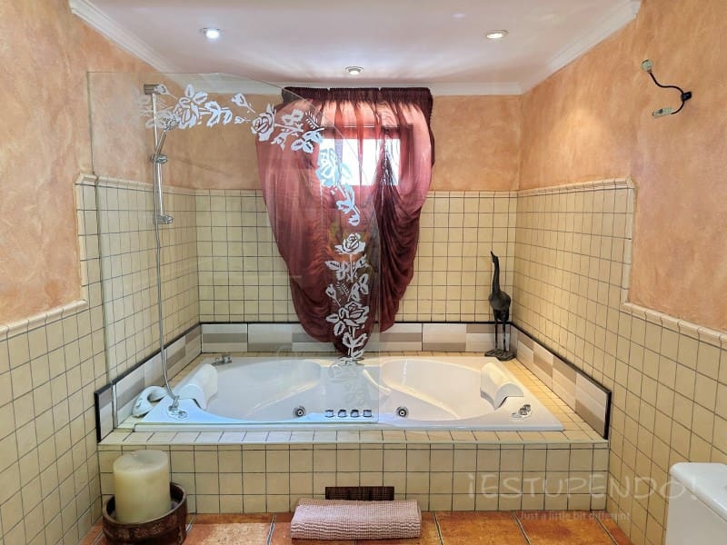 4 chambre Villa/Maison à vendre à Costa Teguise avec garage - 895 000 € (Ref: 8498985)