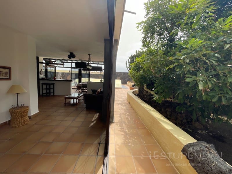 4 chambre Villa/Maison à vendre à Costa Teguise avec garage - 895 000 € (Ref: 8498985)