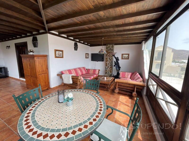 4 chambre Villa/Maison à vendre à Costa Teguise avec garage - 895 000 € (Ref: 8498985)