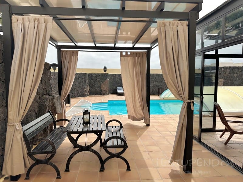 4 chambre Villa/Maison à vendre à Costa Teguise avec garage - 895 000 € (Ref: 8498985)