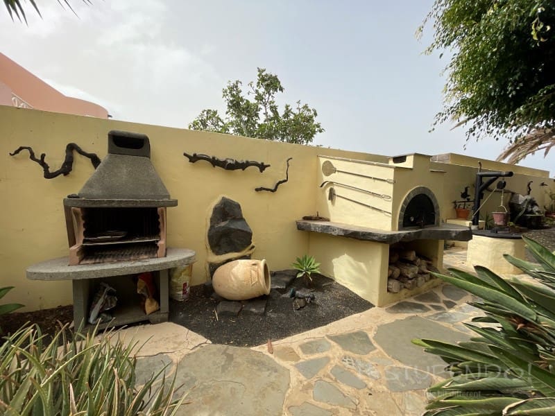 4 chambre Villa/Maison à vendre à Costa Teguise avec garage - 895 000 € (Ref: 8498985)