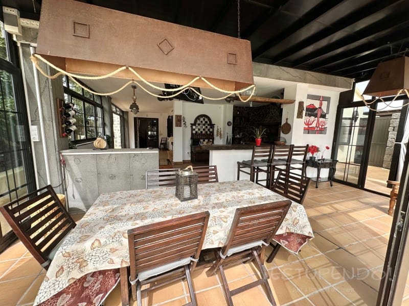 4 chambre Villa/Maison à vendre à Costa Teguise avec garage - 895 000 € (Ref: 8498985)