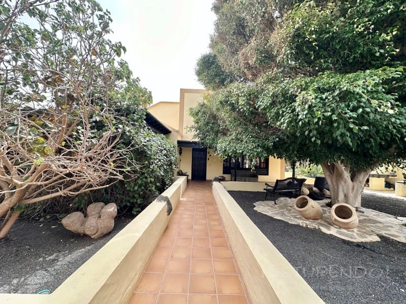 4 chambre Villa/Maison à vendre à Costa Teguise avec garage - 895 000 € (Ref: 8498985)