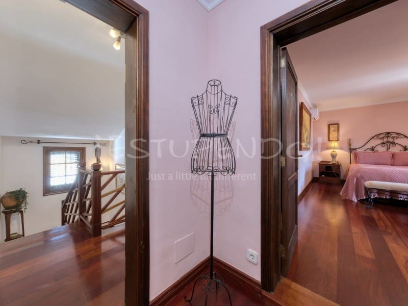 4 bedroom Villa for sale in Costa Teguise with garage - € 895,000 (Ref: 8498985)