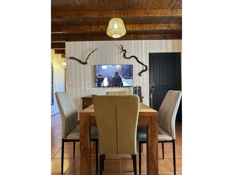 4 bedroom Villa for sale in Costa Teguise with garage - € 895,000 (Ref: 8498985)