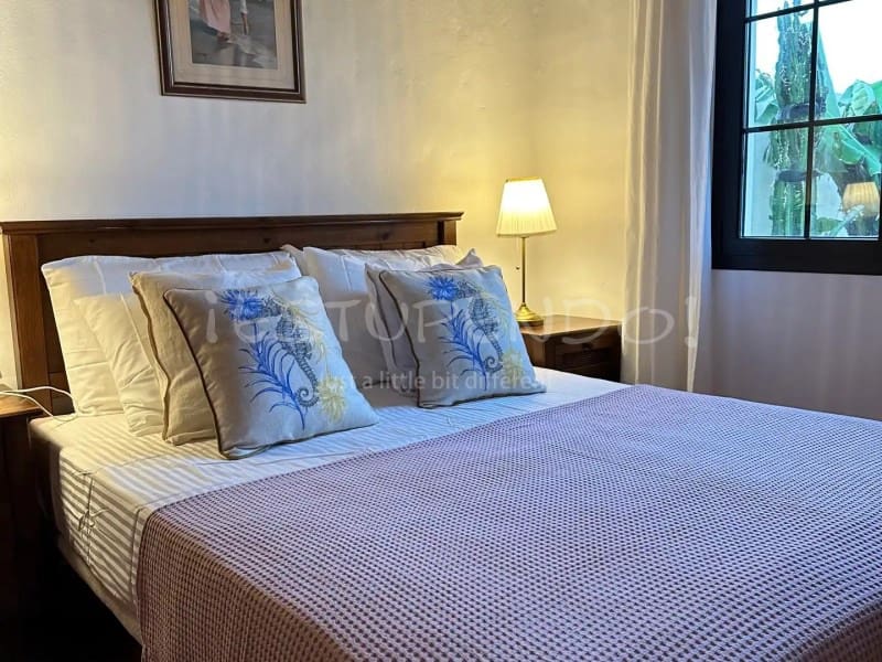 4 bedroom Villa for sale in Costa Teguise with garage - € 895,000 (Ref: 8498985)