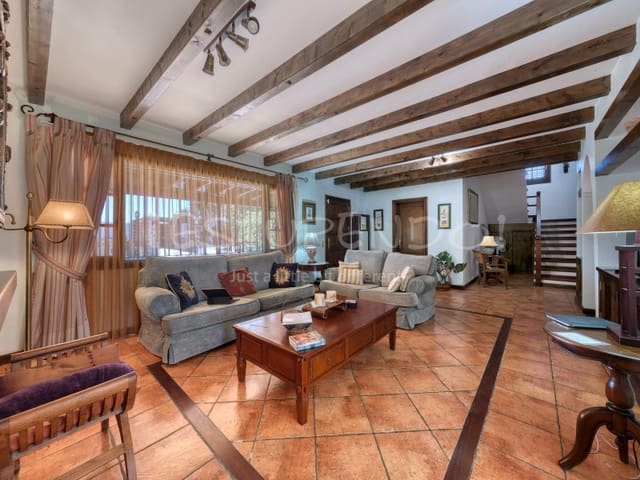 4 soveværelse Villa til salg i Costa Teguise, Teguise med garage - € 895.000 (Ref: 8498985)