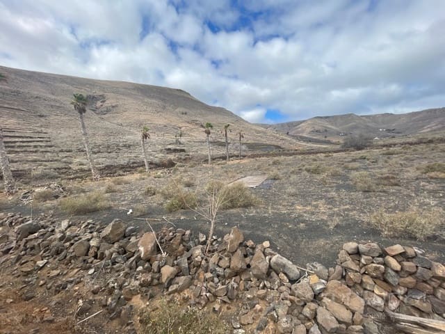 Undeveloped Land for sale in Tabayesco, Haría - € 160,000 (Ref: 8505979)