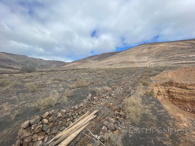 Undeveloped Land for sale in Tabayesco, Haría - € 160,000 (Ref: 8505979)