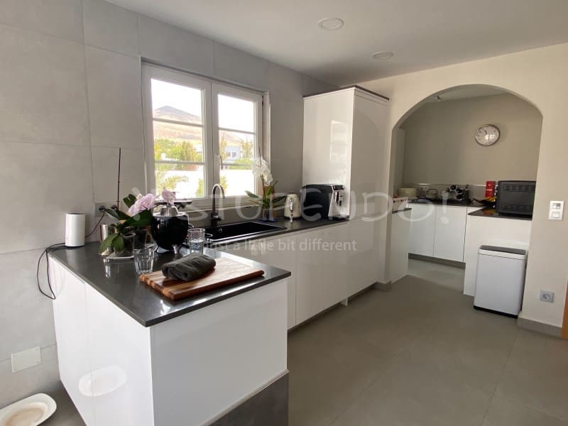 5 soveværelse Villa til salg i Tias - € 830.000 (Ref: 8960362)