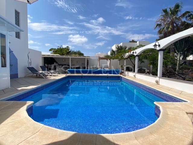 5 soverom Villa til salgs i Tías - € 830 000 (Ref: 8960362)