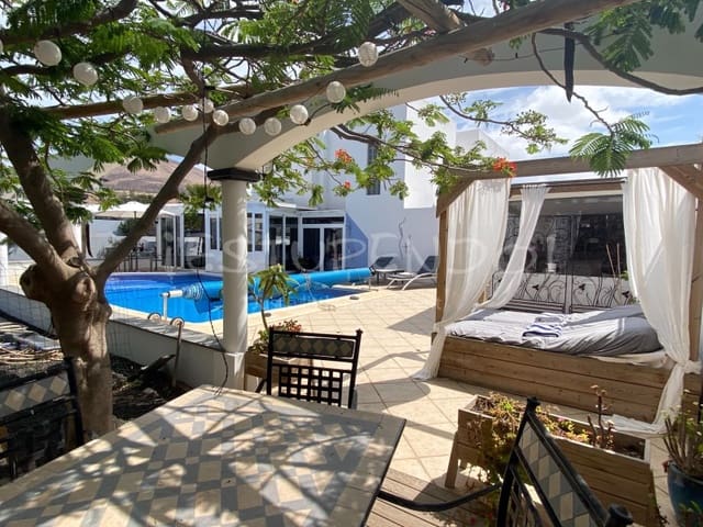 5 soverom Villa til salgs i Tías - € 830 000 (Ref: 8960362)