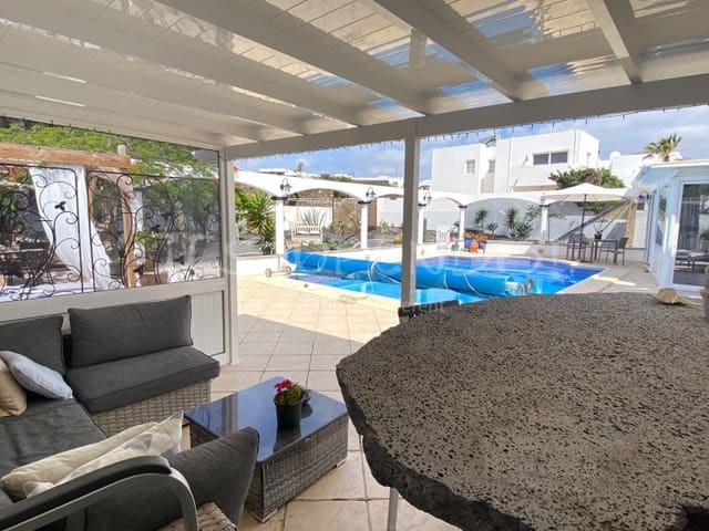 5 soverom Villa til salgs i Tías - € 830 000 (Ref: 8960362)