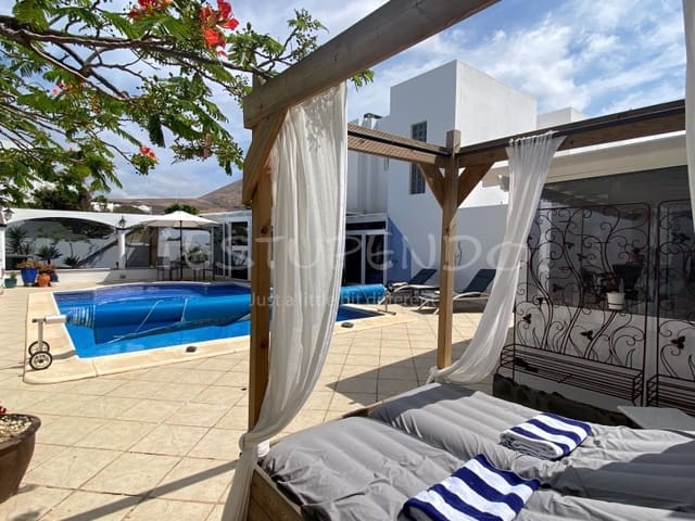 5 soverom Villa til salgs i Tías - € 830 000 (Ref: 8960362)