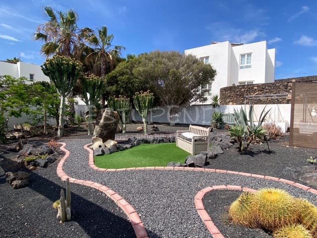 5 soverom Villa til salgs i Tías - € 830 000 (Ref: 8960362)