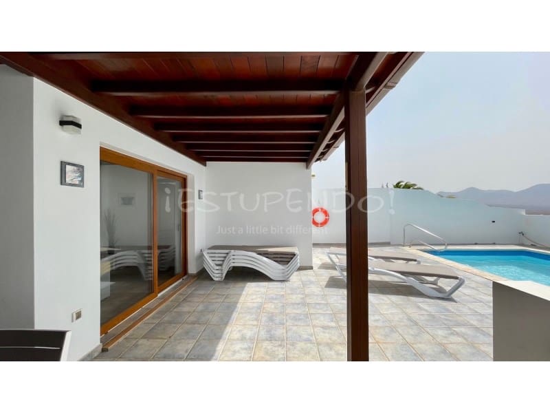 3 soveværelse Villa til salg i Playa Blanca med garage - € 549.000 (Ref: 9161224)