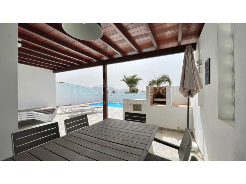 3 soveværelse Villa til salg i Playa Blanca med garage - € 549.000 (Ref: 9161224)